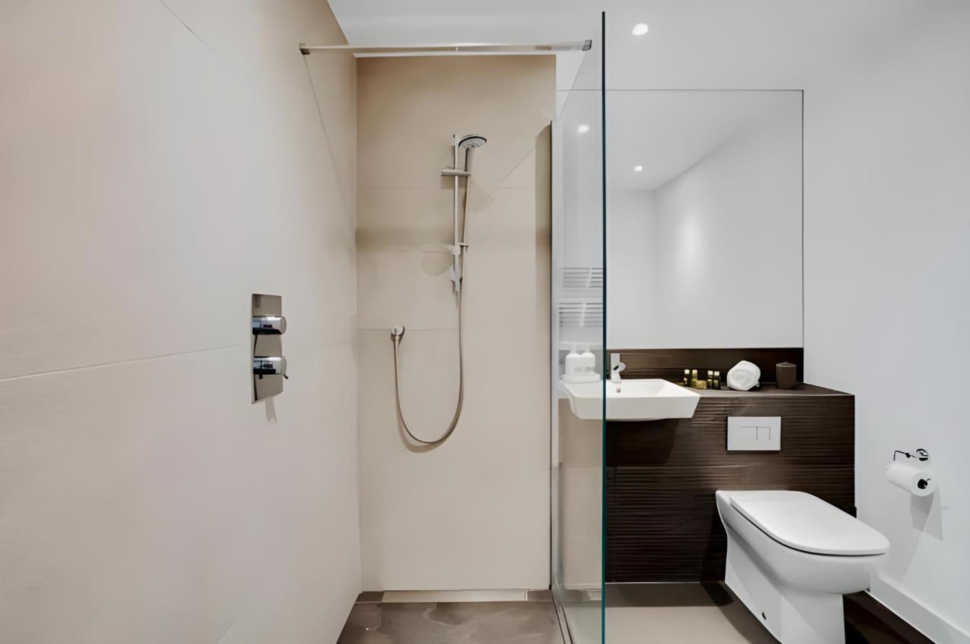 Sky Near O2, Olympic Stadium Canary Wharf Apartment London