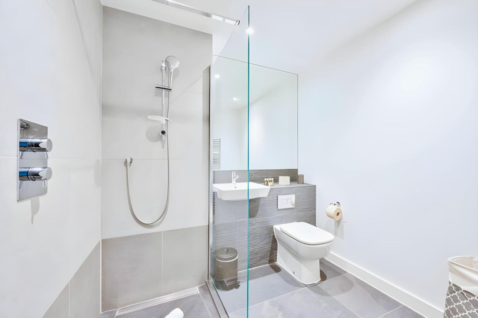 Sky Near O2, Olympic Stadium Canary Wharf Apartment London